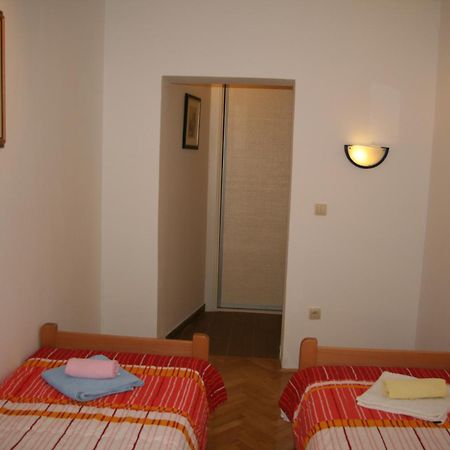 Apartments Karabaic Krk Кърк Екстериор снимка
