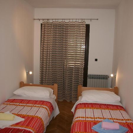 Apartments Karabaic Krk Кърк Стая снимка