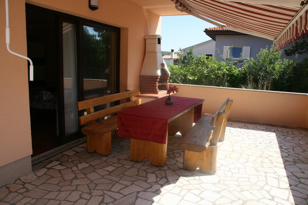 Apartments Karabaic Krk Кърк Стая снимка