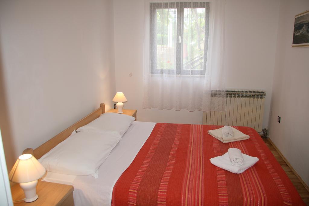 Apartments Karabaic Krk Кърк Екстериор снимка