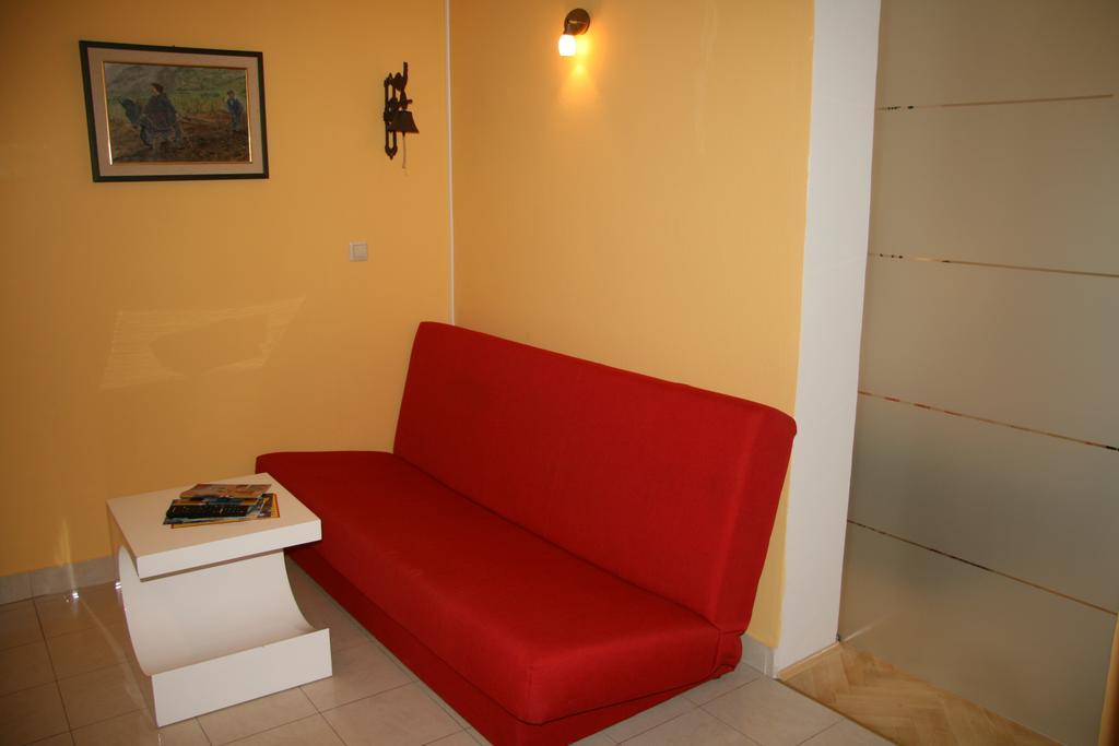 Apartments Karabaic Krk Кърк Екстериор снимка
