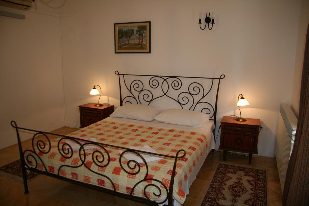 Apartments Karabaic Krk Кърк Екстериор снимка