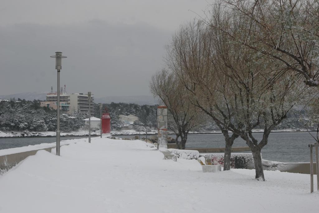 Apartments Karabaic Krk Кърк Екстериор снимка