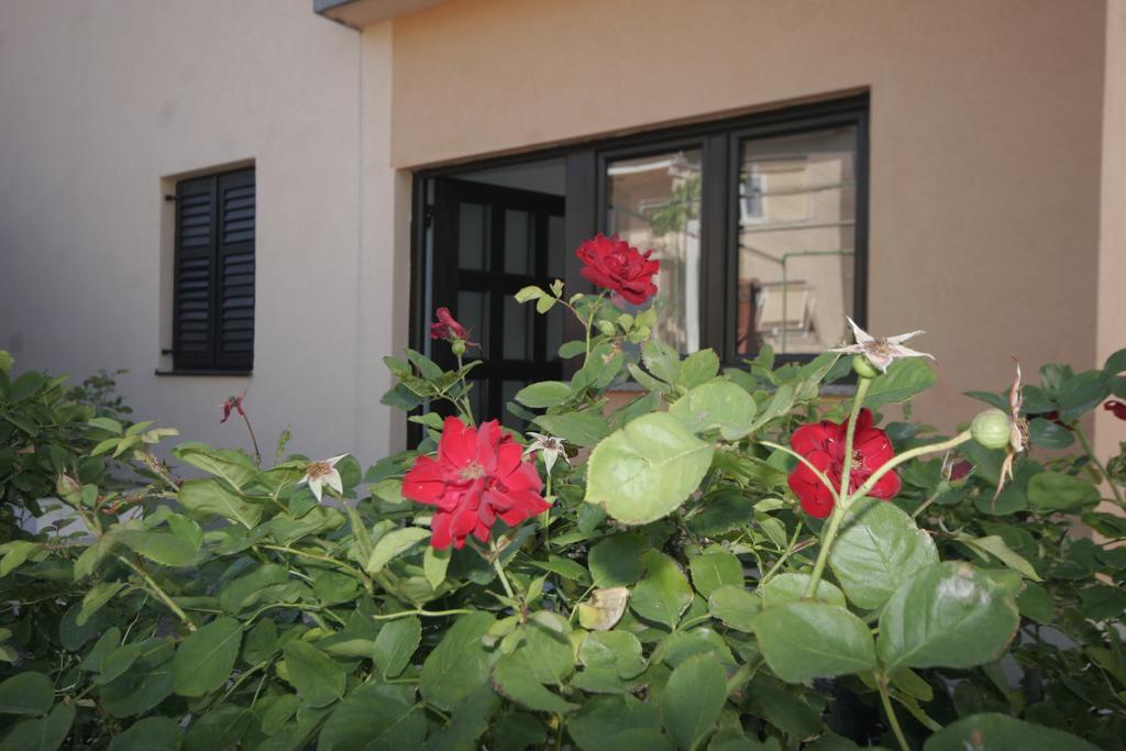 Apartments Karabaic Krk Кърк Екстериор снимка