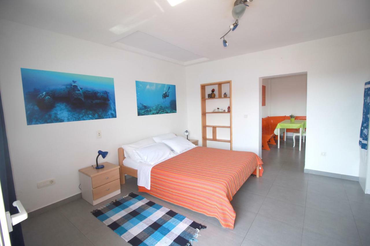 Apartments Karabaic Krk Кърк Екстериор снимка
