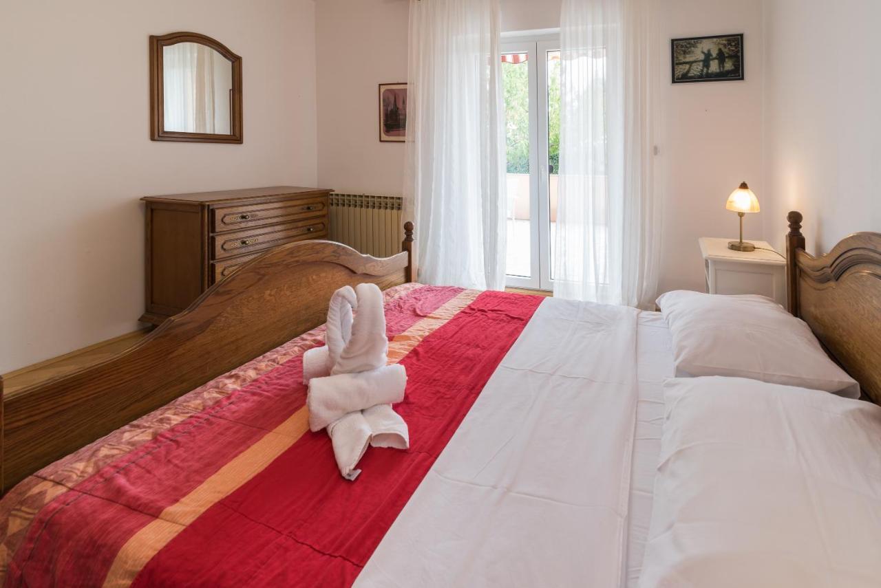 Apartments Karabaic Krk Кърк Екстериор снимка