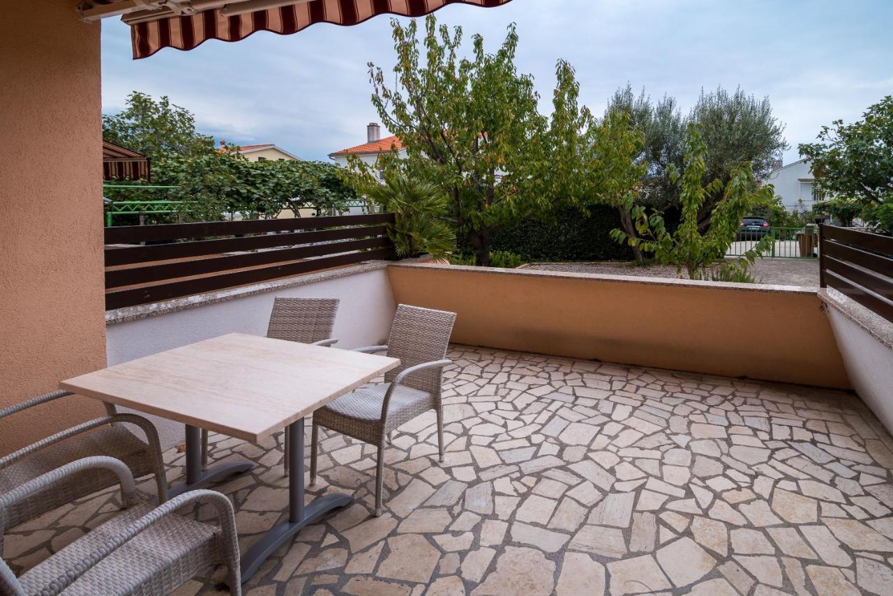 Apartments Karabaic Krk Кърк Стая снимка