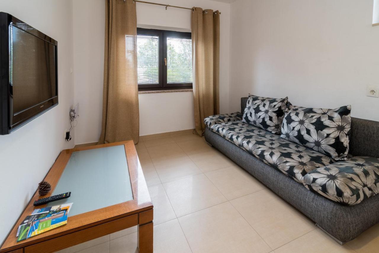 Apartments Karabaic Krk Кърк Екстериор снимка